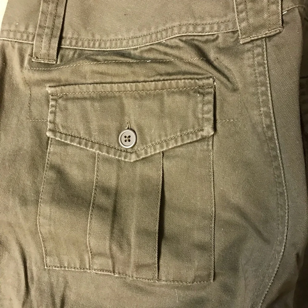 ▪️VINTAGE OP Cargo Capris - Picture 10 of 14